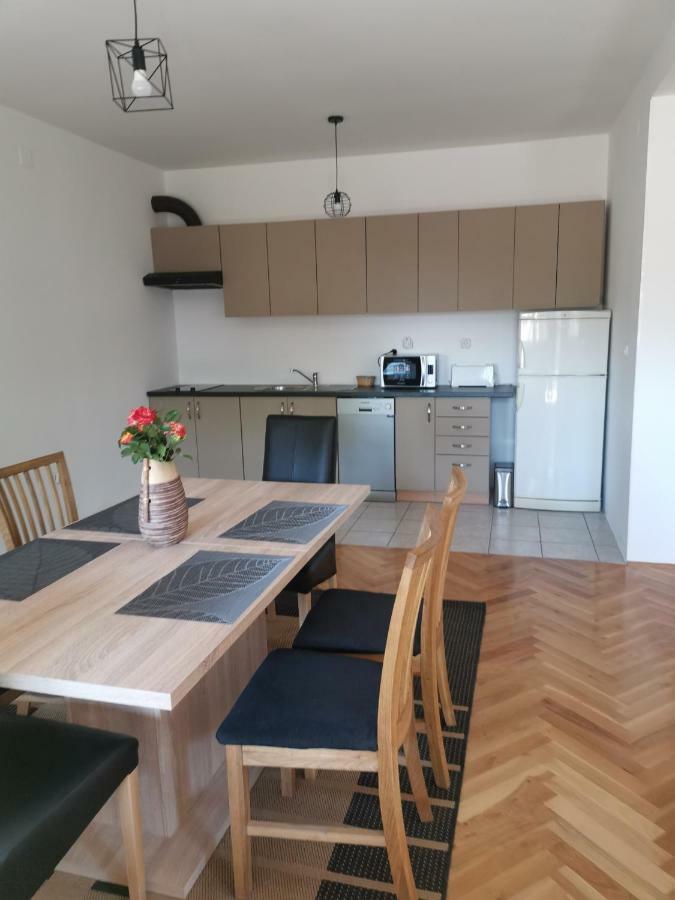 Seasons Apartmani 奥西耶克 外观 照片